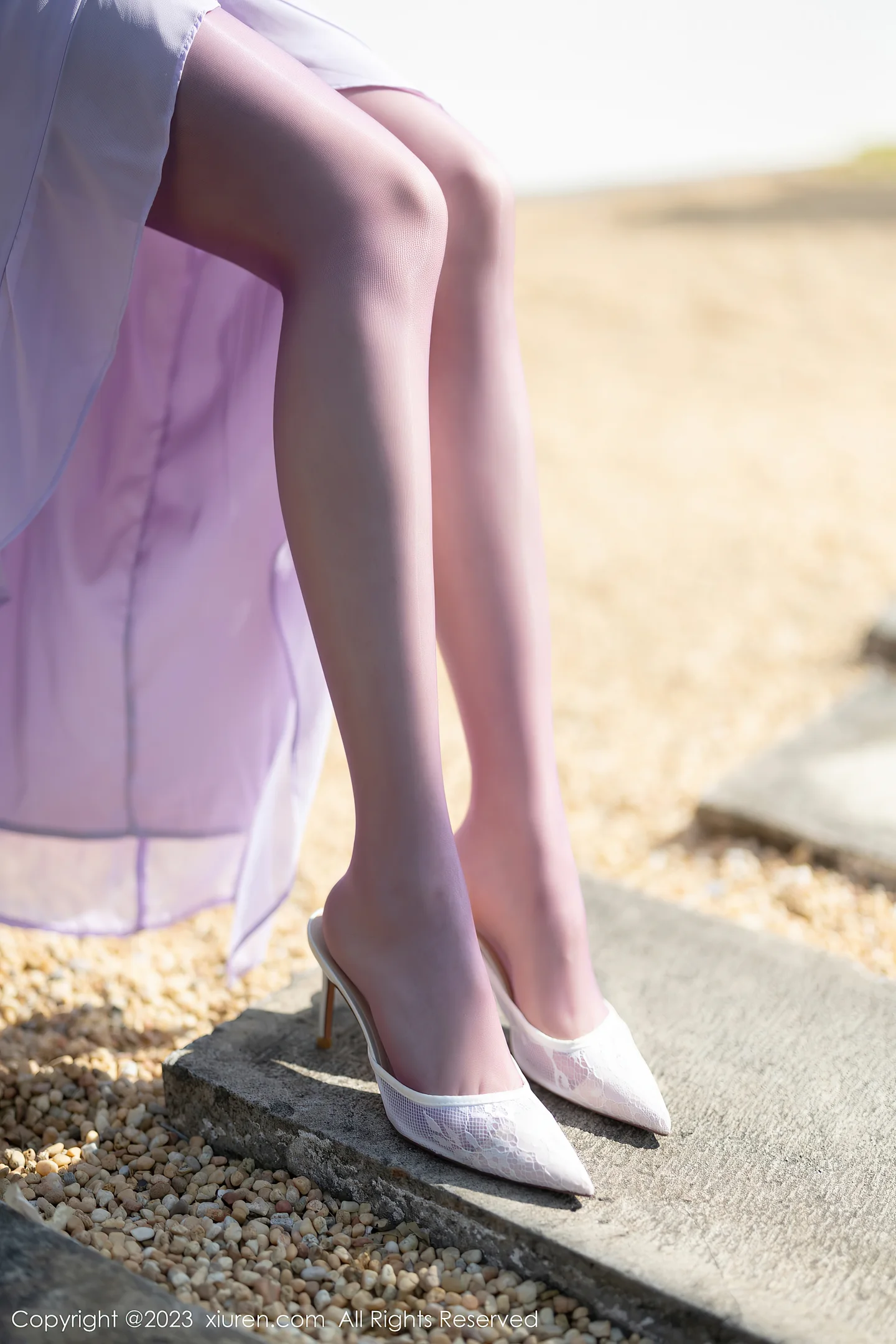 图片[5]-[XiuRen秀人网]2023.02.23 VOL.6314 王馨瑶yanni 黄色紧身礼服裙与情趣内衣加肉丝美腿性感私房写真集-秀人网官方网站